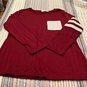Burgundy and white jersey shirt with pocket